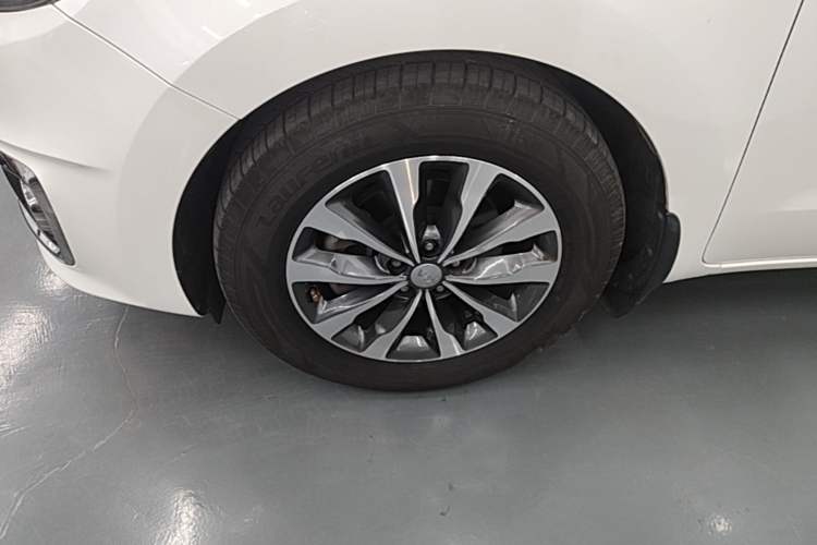 Used Kia Carnival 2015 3.3 GDI Luxury Edition China V Standard Left Front Wheel Hub
