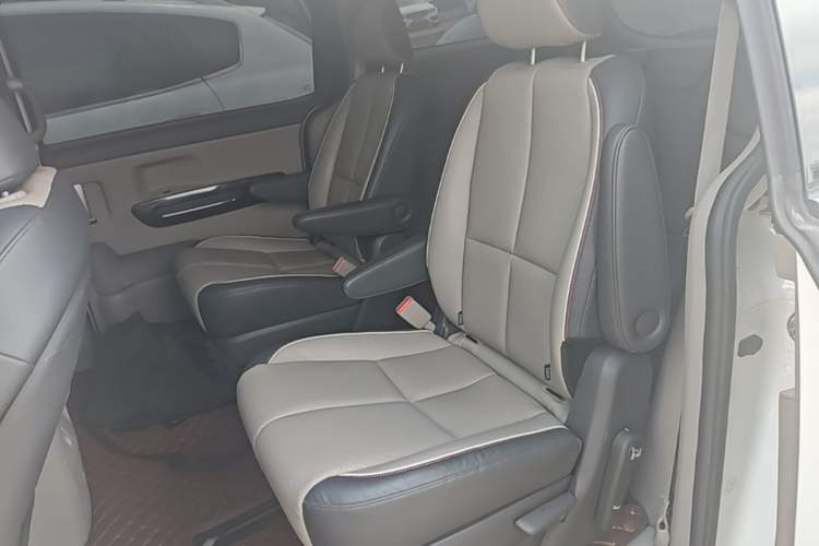 Used Kia Carnival 2015 3.3 GDI Luxury Edition China V Standard Left Rear Seat