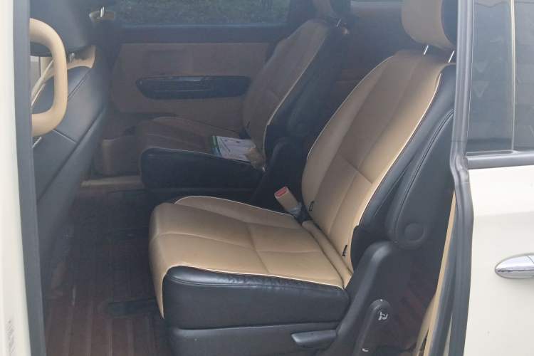 Used Kia Carnival 2015 2.2T Luxury Edition China IV Left Rear Seat