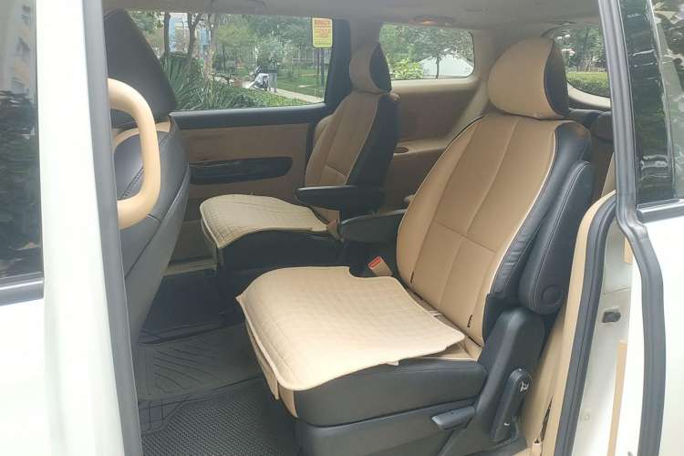 Used Kia Carnival 2015 3.3 GDI Luxury Edition China IV Standard Left Rear Seat