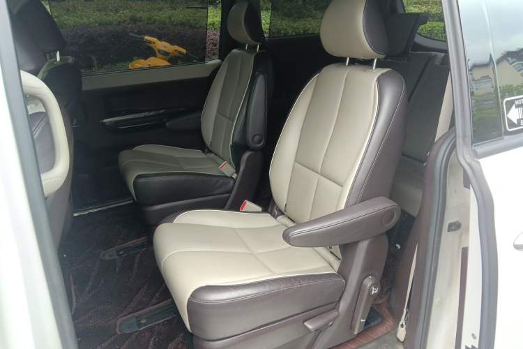 Used Kia Carnival 2015 2.2T Flagship Edition China IV Standard Left Rear Seat