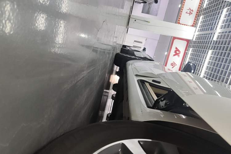 Used Kia Carnival 2015 3.3 GDI Luxury Edition China V Standard Left Side Sill