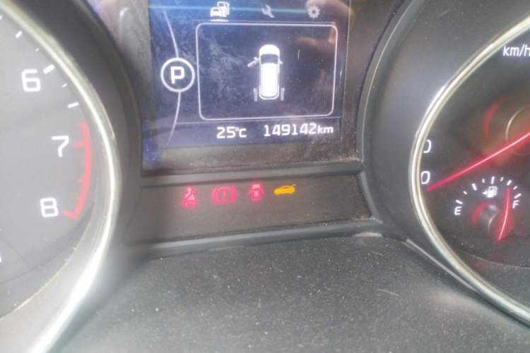 Used Kia Carnival 2015 3.3 GDI Luxury Edition China V Standard Odometer Close Up
