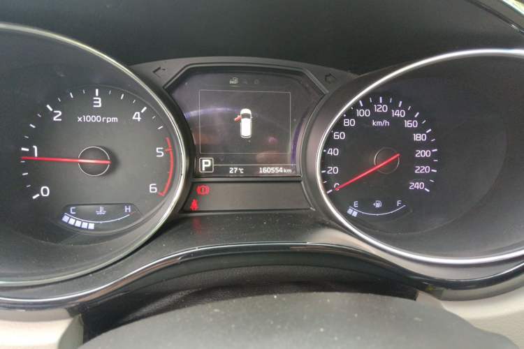 Used Kia Carnival 2015 2.2T Flagship Edition China IV Standard Odometer Close Up