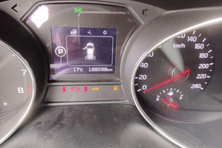 Used Kia Carnival 2015 3.3 GDI Luxury Edition China V Standard Odometer Close Up