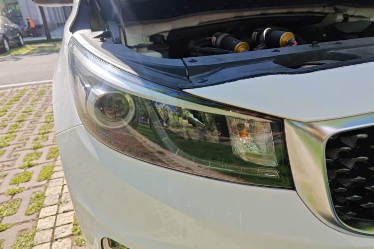 Used Kia Carnival 2015 3.3 GDI Luxury Edition China IV Standard Right Front Headlight