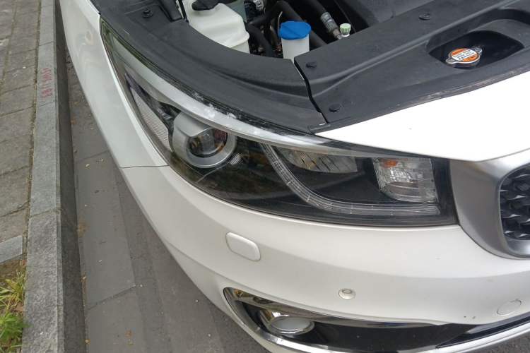 Used Kia Carnival 2015 2.2T Flagship Edition China IV Standard Right Front Headlight