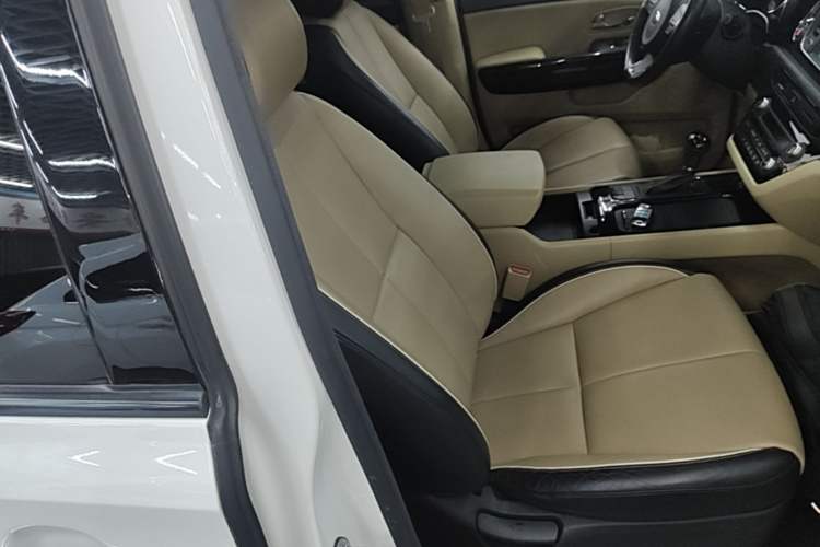 Used Kia Carnival 2015 3.3 GDI Luxury Edition China V Standard Right Front Seat