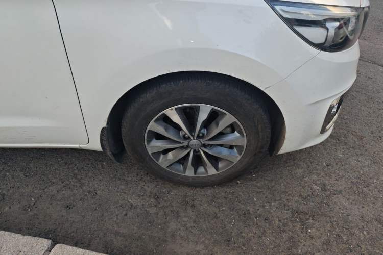 Used Kia Carnival 2015 2.2T Luxury Edition China IV Right Front Wheel Hub