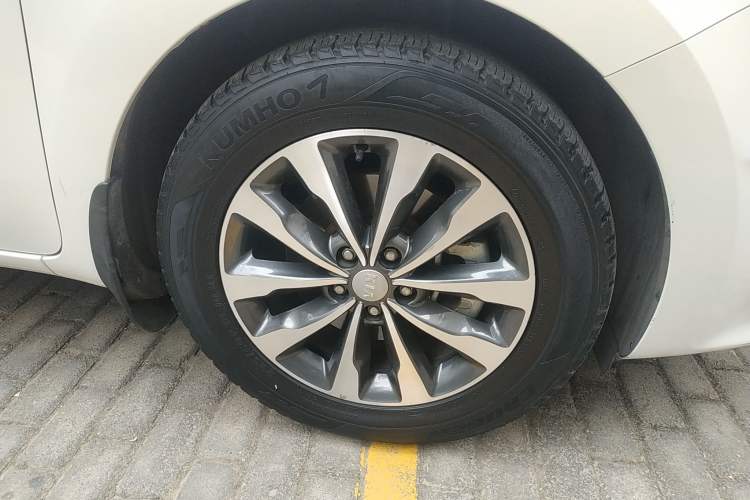 Used Kia Carnival 2015 3.3 GDI Luxury Edition China IV Standard Right Front Wheel Hub