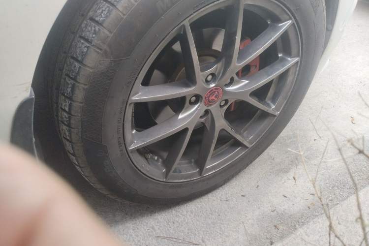 Used Kia Carnival 2015 3.3 GDI Luxury Edition China V Standard Right Front Wheel Hub