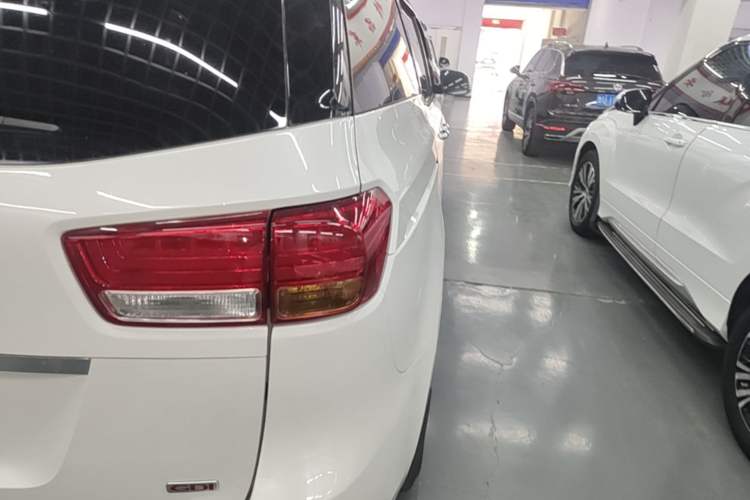 Used Kia Carnival 2015 3.3 GDI Luxury Edition China V Standard Right Rear Taillight