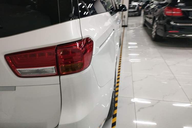 Used Kia Carnival 2015 2.2T Luxury Edition China IV Right Rear Taillight