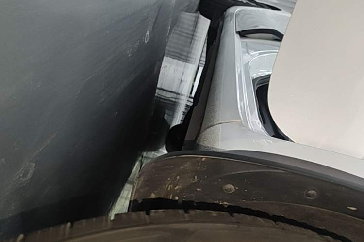 Used Kia Carnival 2015 3.3 GDI Luxury Edition China V Standard Right Side Sill