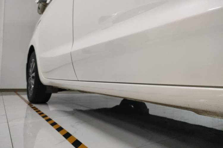 Used Kia Carnival 2015 2.2T Luxury Edition China IV Right Side Sill