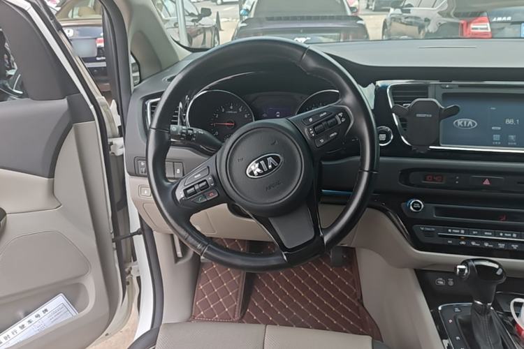 Used Kia Carnival 2015 3.3 GDI Luxury Edition China V Standard Steering Wheel