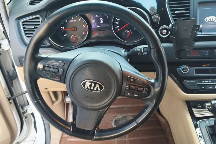 Used Kia Carnival 2015 2.2T Luxury Edition China IV Steering Wheel
