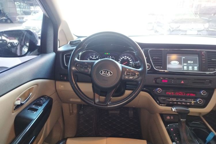 Used Kia Carnival 2015 3.3 GDI Luxury Edition China V Standard Steering Wheel