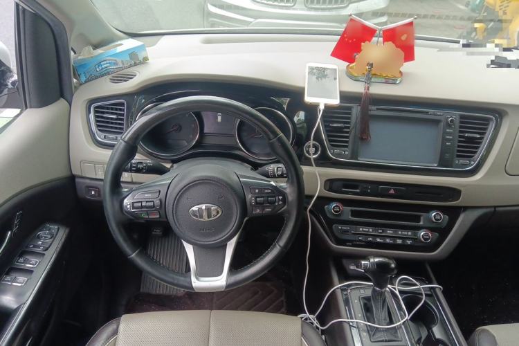 Used Kia Carnival 2015 2.2T Flagship Edition China IV Standard Steering Wheel