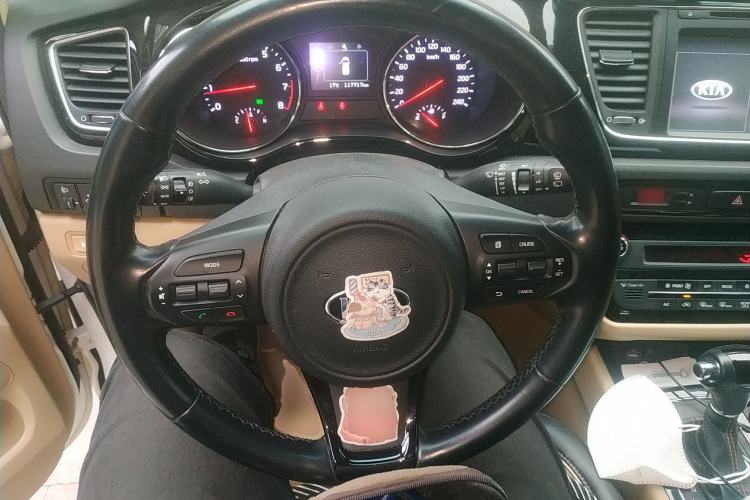 Used Kia Carnival 2015 3.3 GDI Luxury Edition China V Standard Steering Wheel