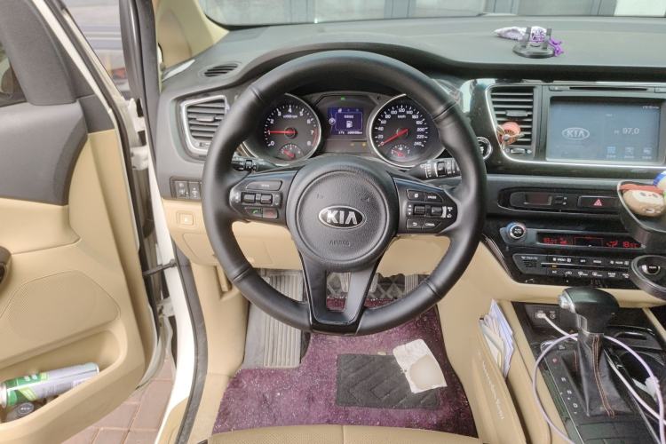 Used Kia Carnival 2015 3.3 GDI Luxury Edition China V Standard Steering Wheel