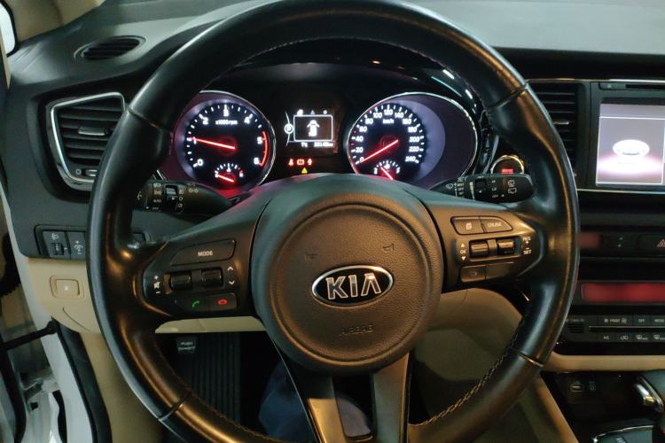 Used Kia Carnival 2015 2.2T Luxury Edition China IV Steering Wheel