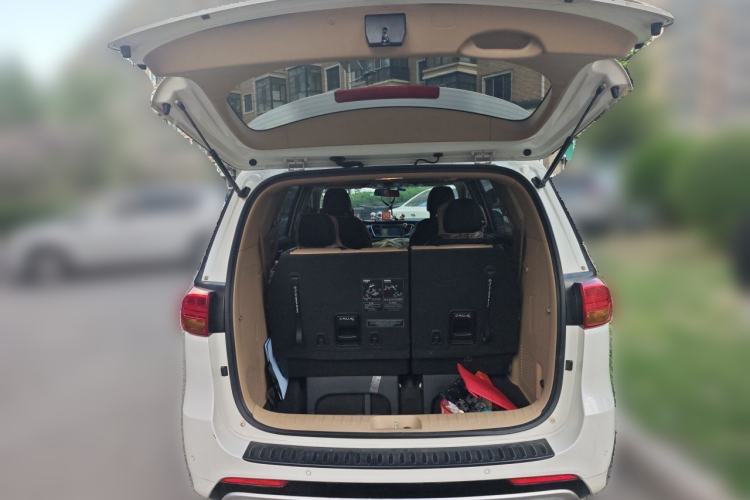 Used Kia Carnival 2015 2.2T Luxury Edition China IV Trunk