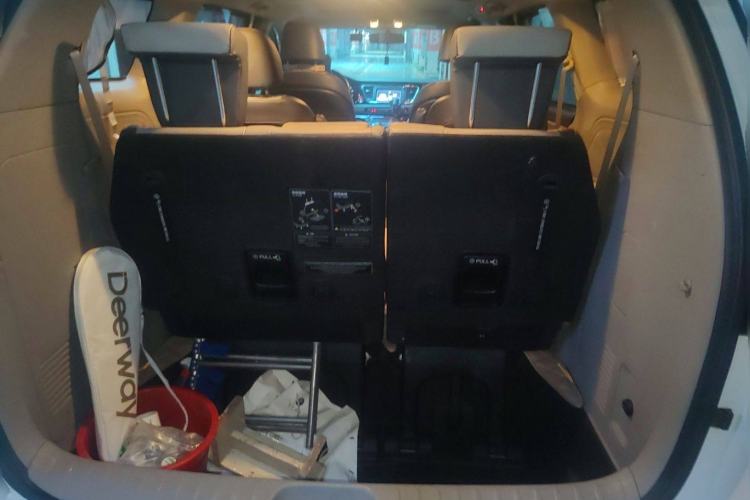 Used Kia Carnival 2015 2.2T Luxury Edition China IV Trunk