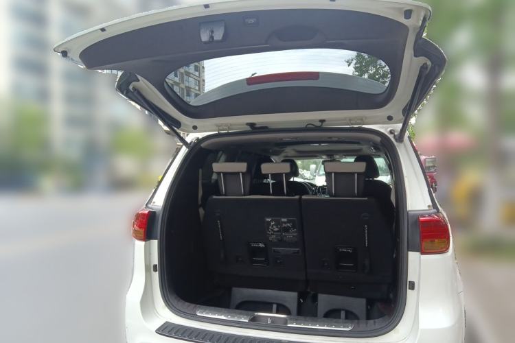 Used Kia Carnival 2015 2.2T Flagship Edition China IV Standard Trunk