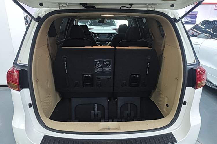 Used Kia Carnival 2015 3.3 GDI Luxury Edition China V Standard Trunk