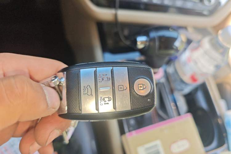 Used Kia Carnival 2015 2.2T Luxury Edition China IV Vehicle Key