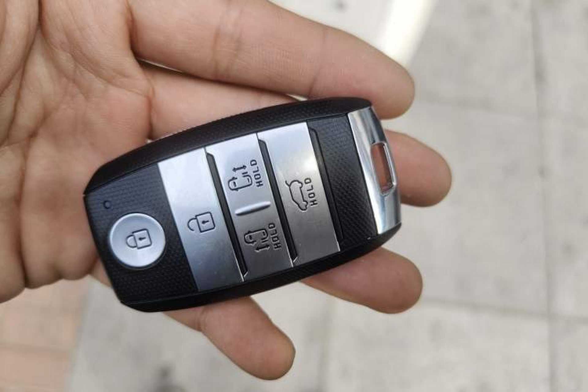 Used Kia Carnival 2015 3.3 GDI Luxury Edition China V Standard Vehicle Key