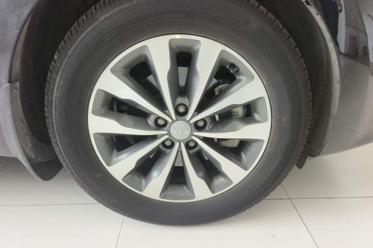 Used Kia Carnival 2017 2.2T Luxury Edition China V Standard Exterior 7