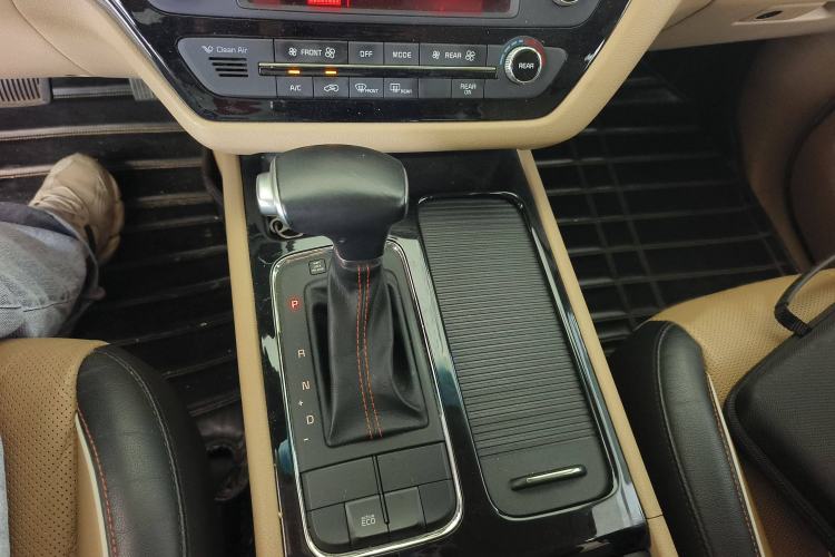Used Kia Carnival 2017 2.2T Luxury Edition China V Standard Gear Lever