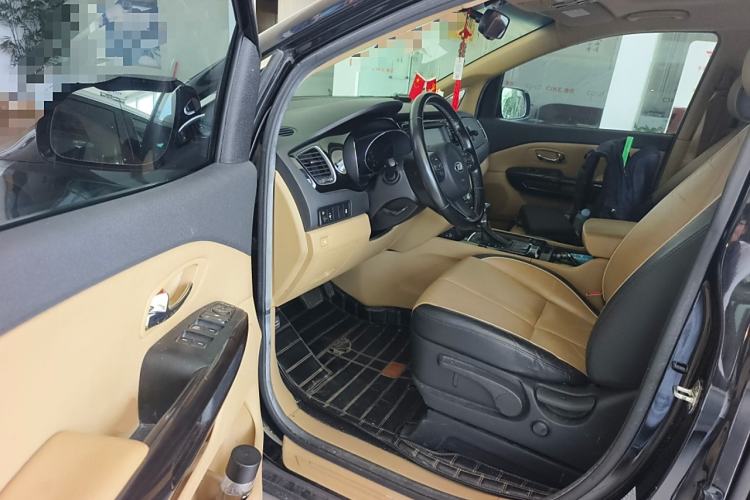 Used Kia Carnival 2017 2.2T Luxury Edition China V Standard Interior 3