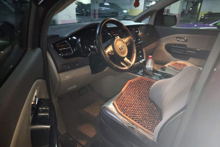 Used Kia Carnival 2017 2.2T Luxury Edition China V Standard Driver Seat