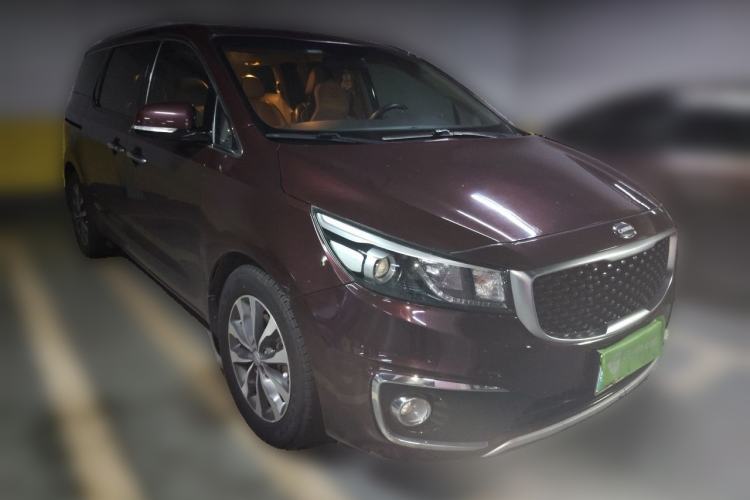 Used Kia Carnival 2017 2.2T Luxury Edition China V Standard Front Right 45 Deg