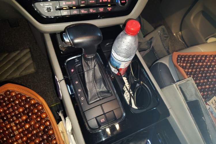 Used Kia Carnival 2017 2.2T Luxury Edition China V Standard Gear Lever
