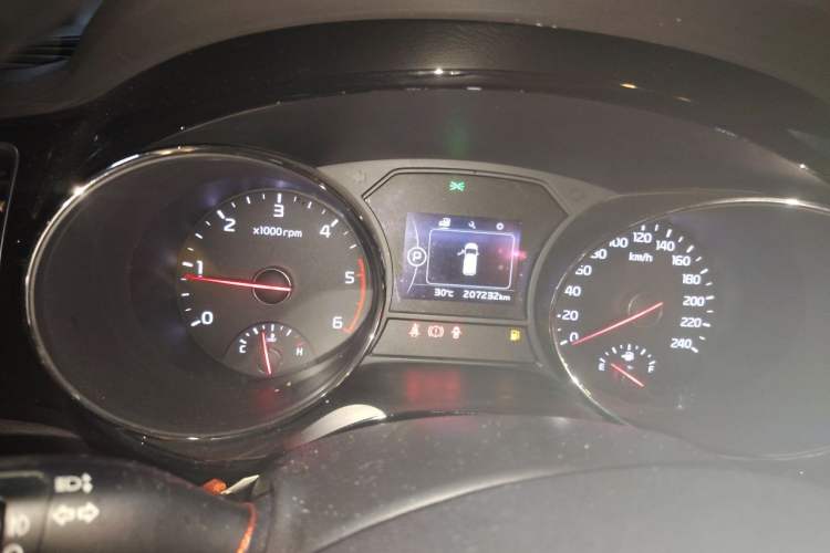 Used Kia Carnival 2017 2.2T Luxury Edition China V Standard Instrument Cluster