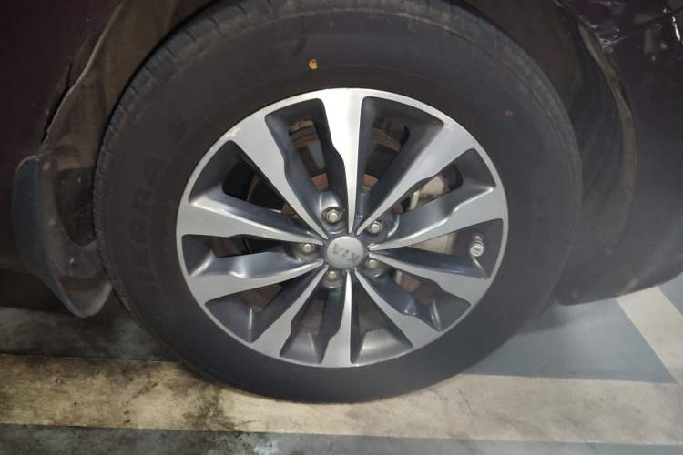 Used Kia Carnival 2017 2.2T Luxury Edition China V Standard Right Front Wheel Hub