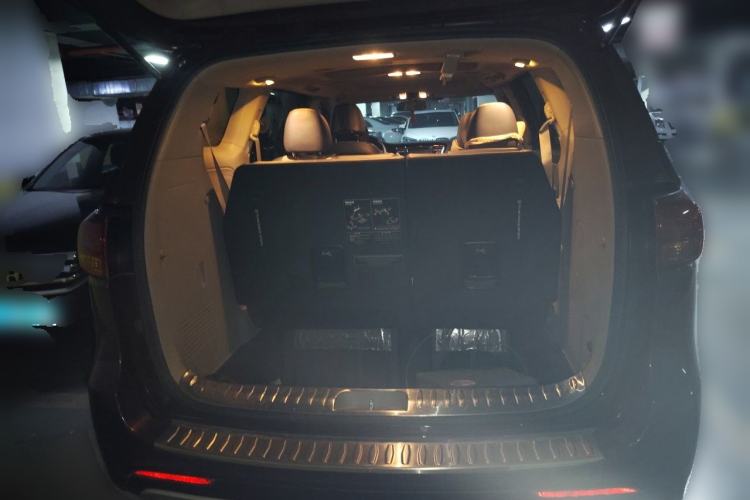 Used Kia Carnival 2017 2.2T Luxury Edition China V Standard Trunk
