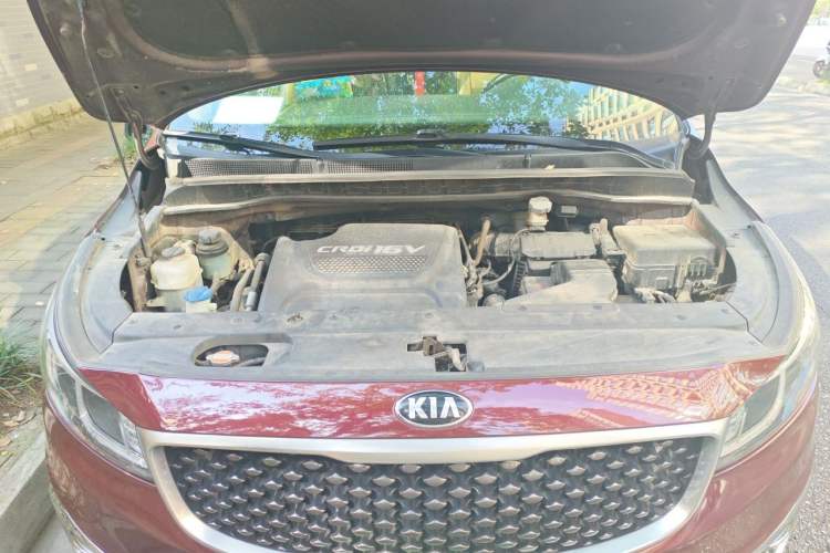 Used Kia Carnival 2017 2.2T Luxury Edition China V Standard Engine Bay