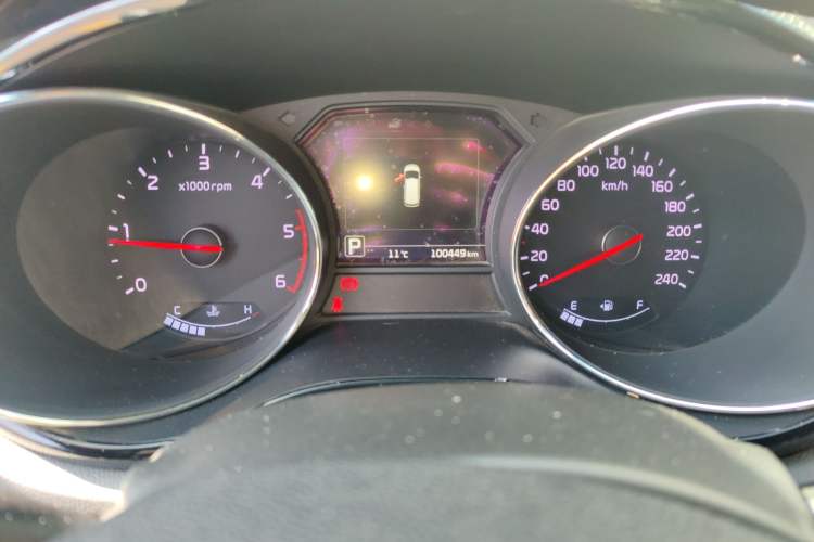 Used Kia Carnival 2017 2.2T Flagship Edition China V Standard Odometer Close Up