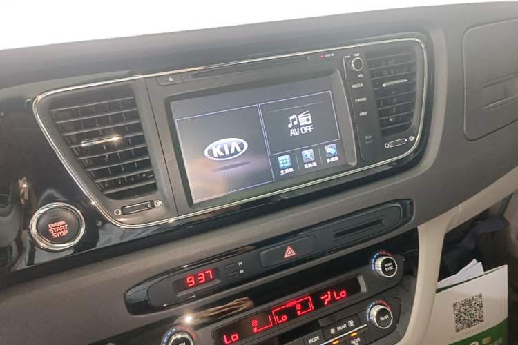 Used Kia Carnival 2017 2.2T Luxury Edition China V Standard Audio And AC Panel