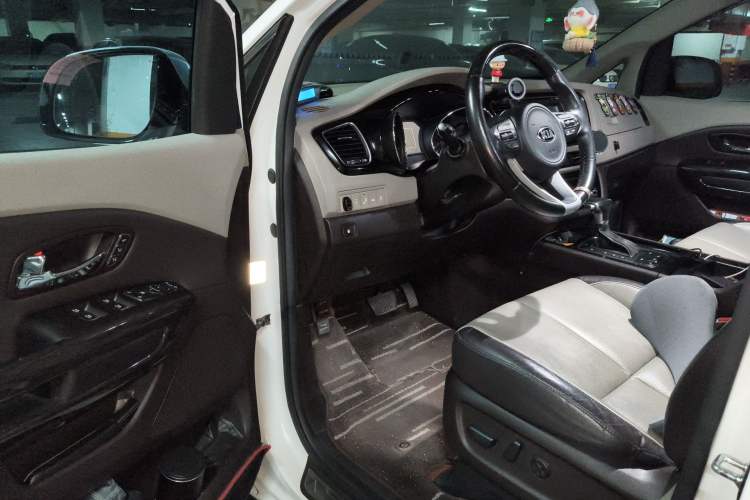 Used Kia Carnival 2017 2.2T Flagship Edition China V Standard Driver Seat
