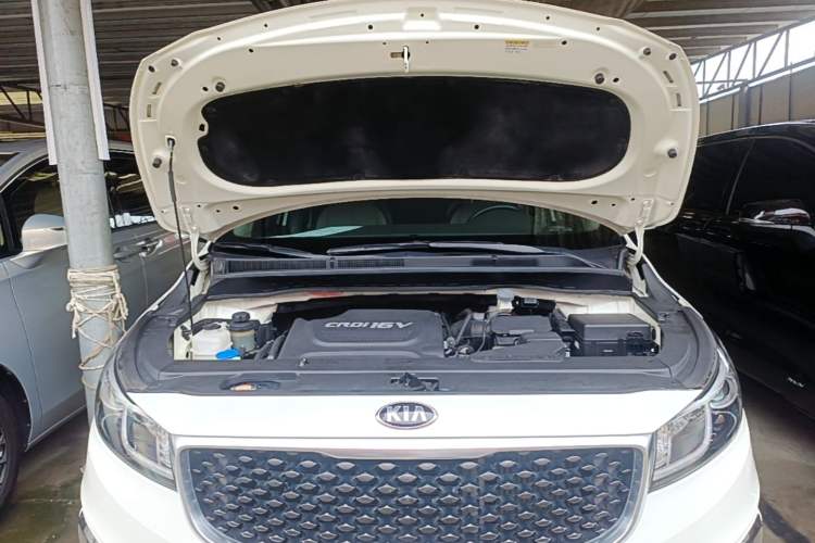 Used Kia Carnival 2017 2.2T Luxury Edition China V Standard Engine Bay