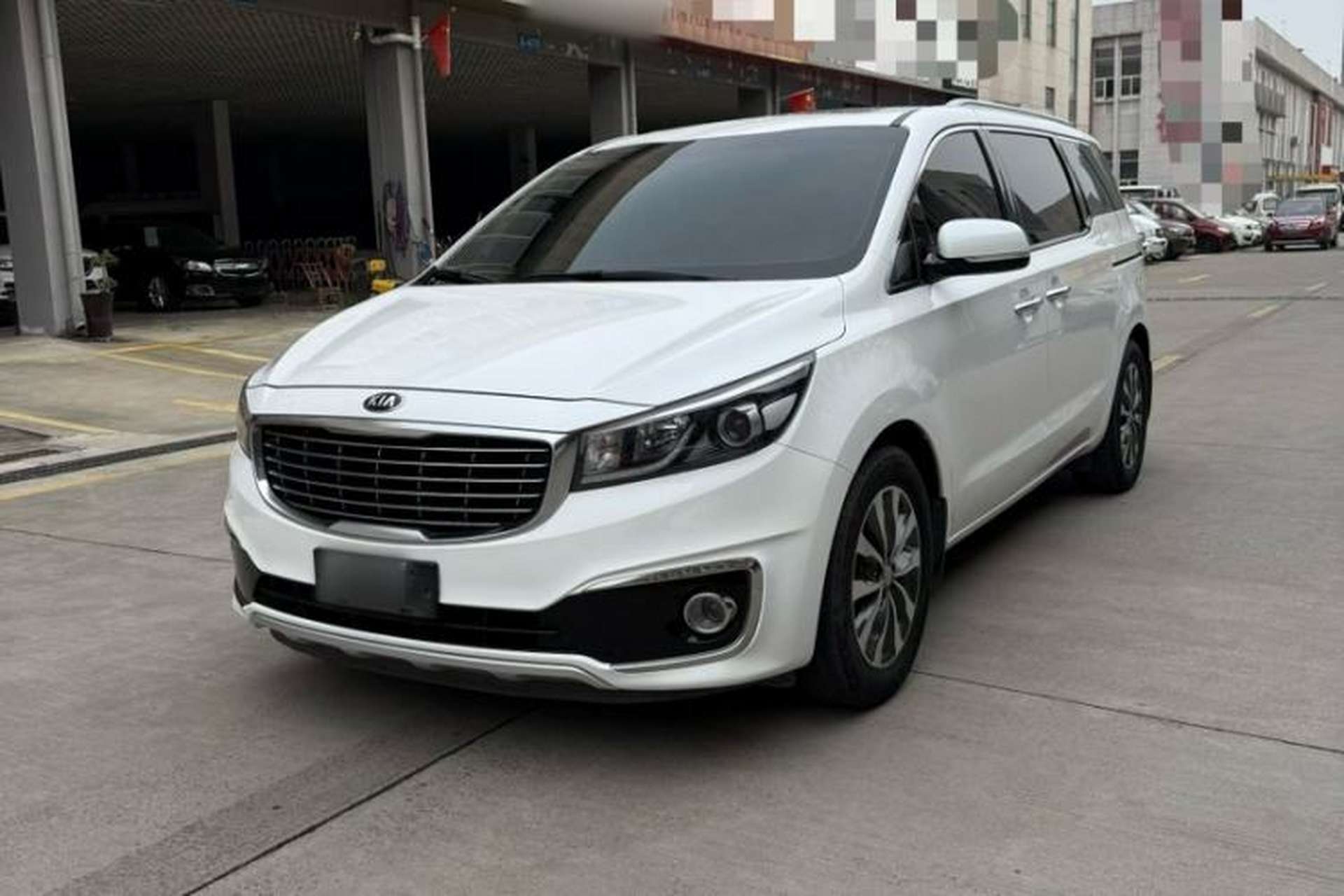 Used Kia Carnival 2017 2.2T Luxury Edition China V Standard Front Left 45 Deg