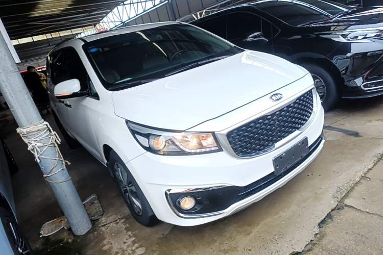 Used Kia Carnival 2017 2.2T Luxury Edition China V Standard Front Right 45 Deg