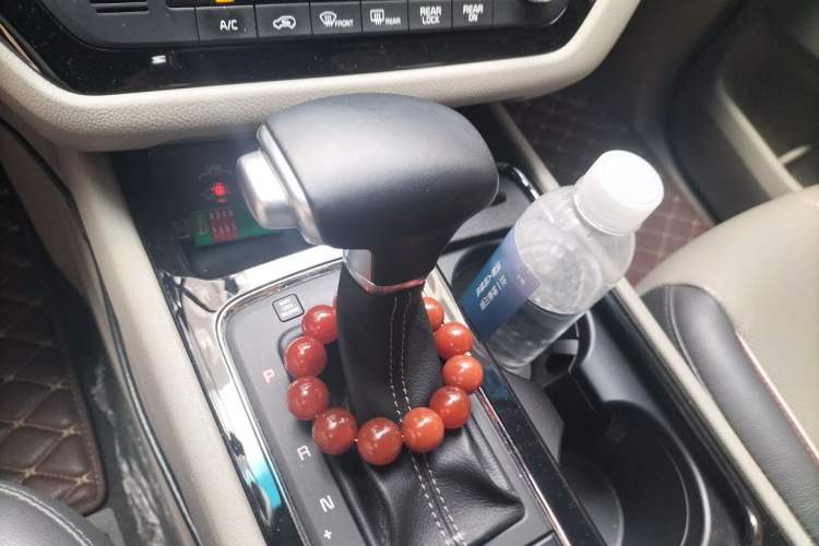Used Kia Carnival 2017 2.2T Luxury Edition China V Standard Gear Lever