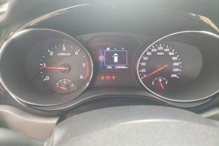 Used Kia Carnival 2017 2.2T Luxury Edition China V Standard Instrument Cluster